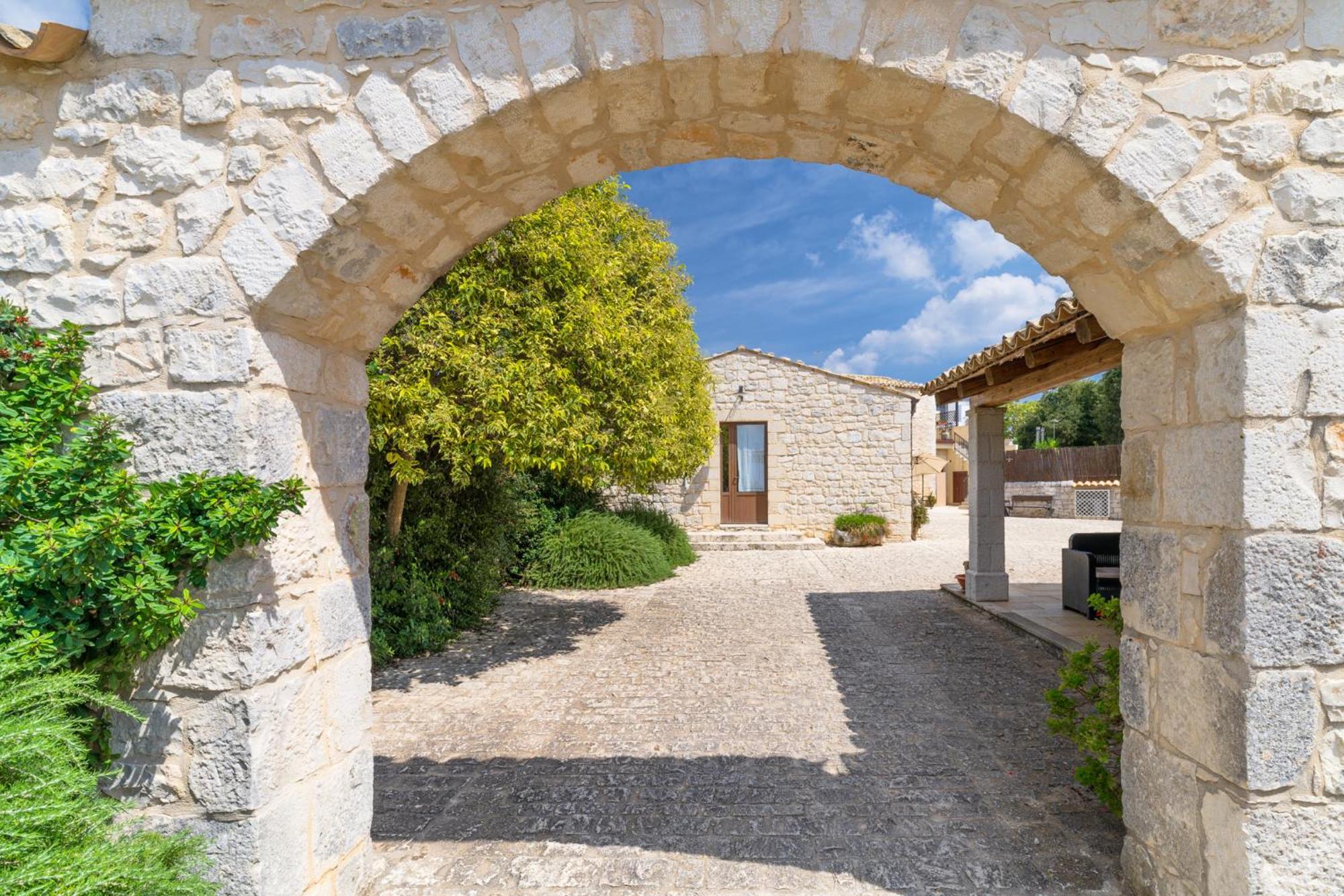 Borgo Monachella Bed & Breakfast Ragusa Exterior foto